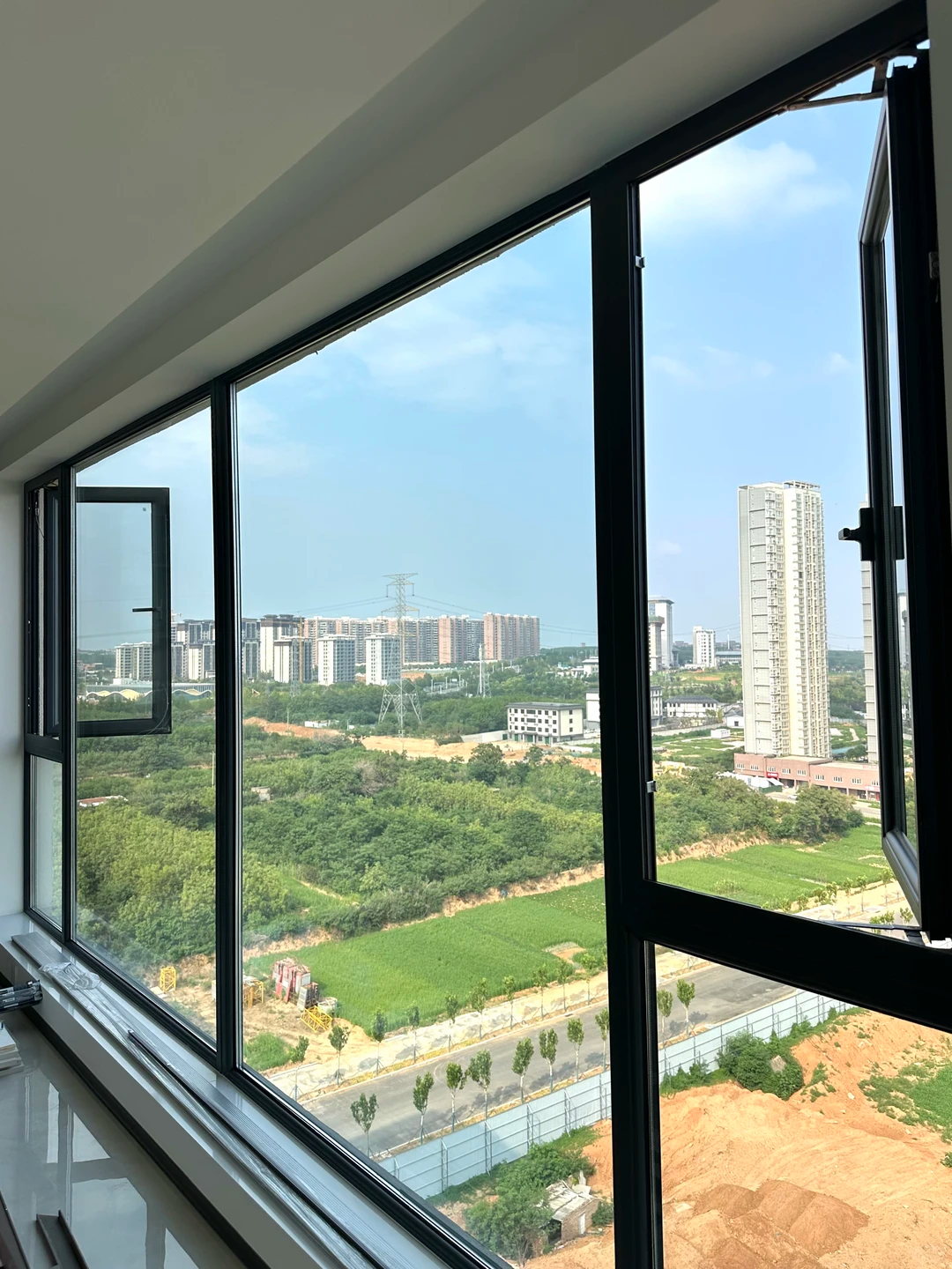 深圳西晒户型夏天像烤箱?与其死磕空调不如把门窗换成“隔热盾”(图6) 深圳西晒户型夏天像烤箱?与其死磕空调不如把门窗换成“隔热盾”(图6)