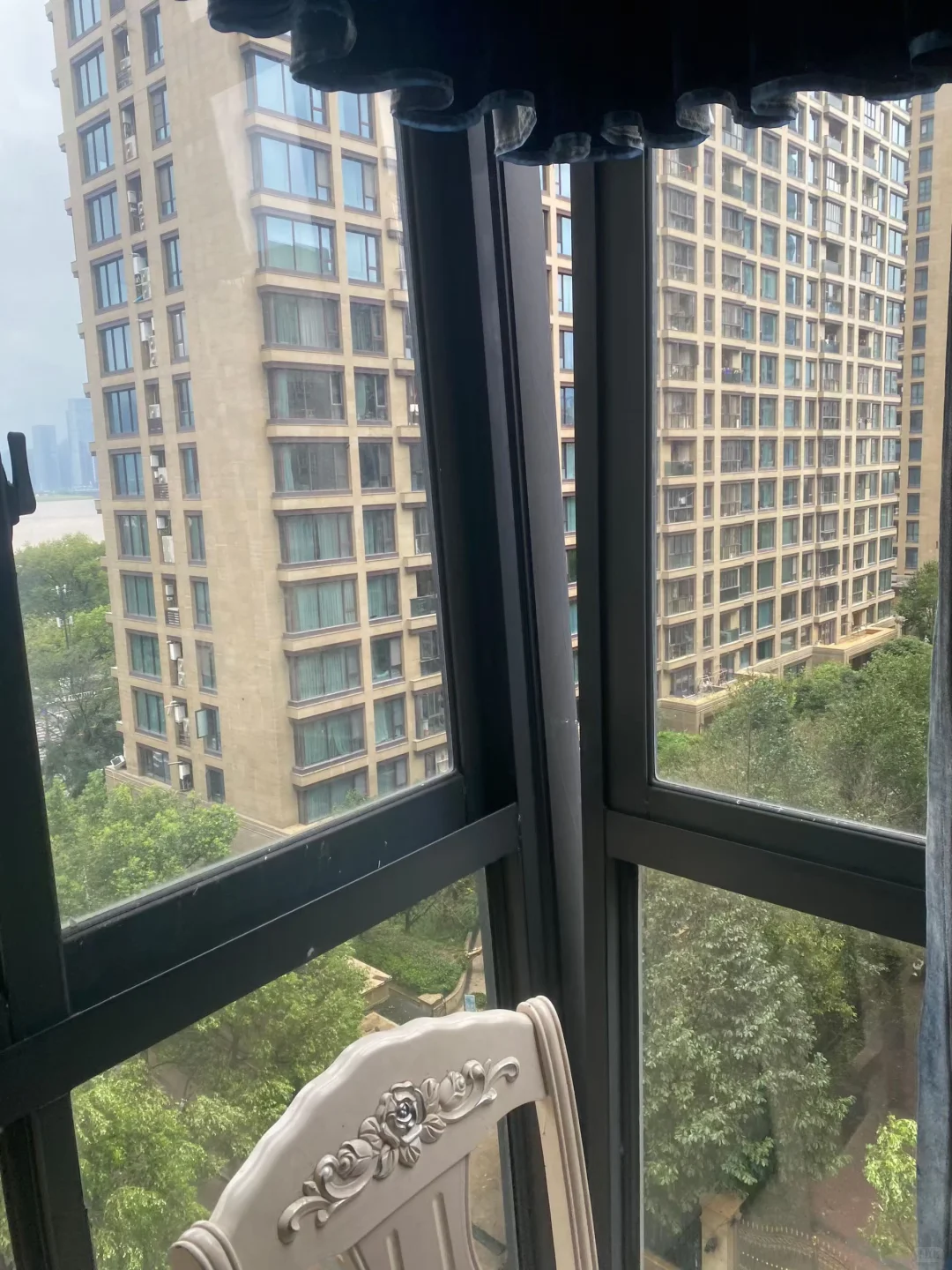 深圳门窗使用体验差距大?同样的窗户,不同安装,效果差出十年(图4) 深圳门窗使用体验差距大?同样的窗户,不同安装,效果差出十年(图4)