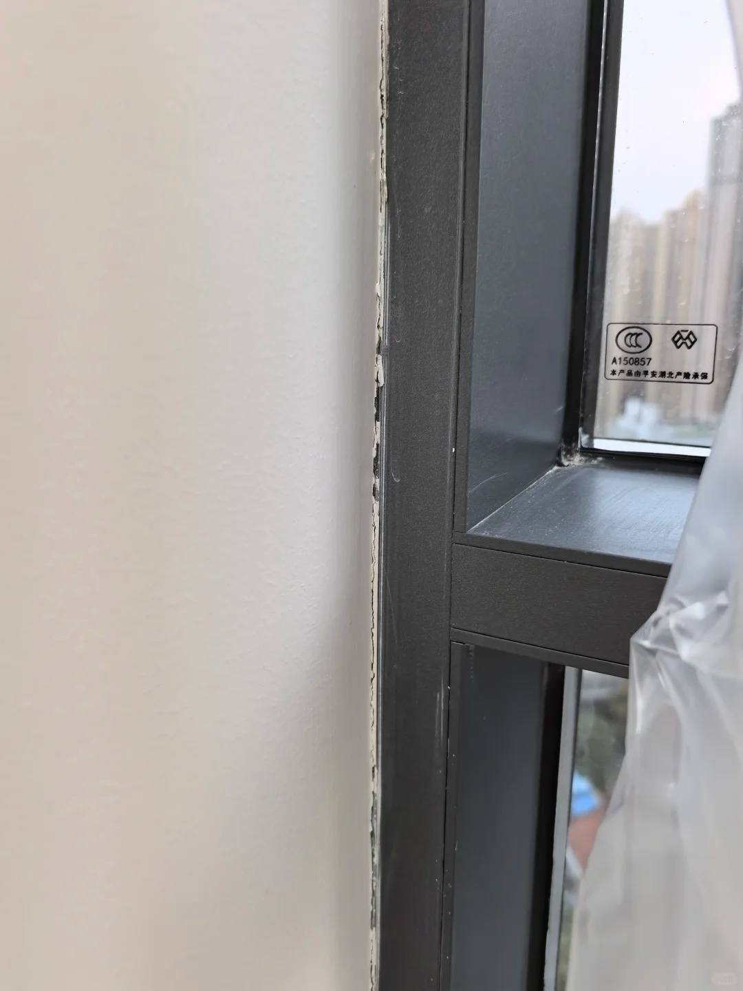 深圳门窗使用体验差距大?同样的窗户,不同安装,效果差出十年(图8) 深圳门窗使用体验差距大?同样的窗户,不同安装,效果差出十年(图8)